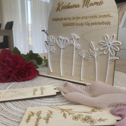 zumi-decor-grawerowana-pamiatka-na-dzien-mamy-personalizowany-prezent-od-serca-08