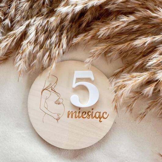 zumi-decor-drewniane-tabliczki-do-zdjec-z-miesiacami-ciazy-01