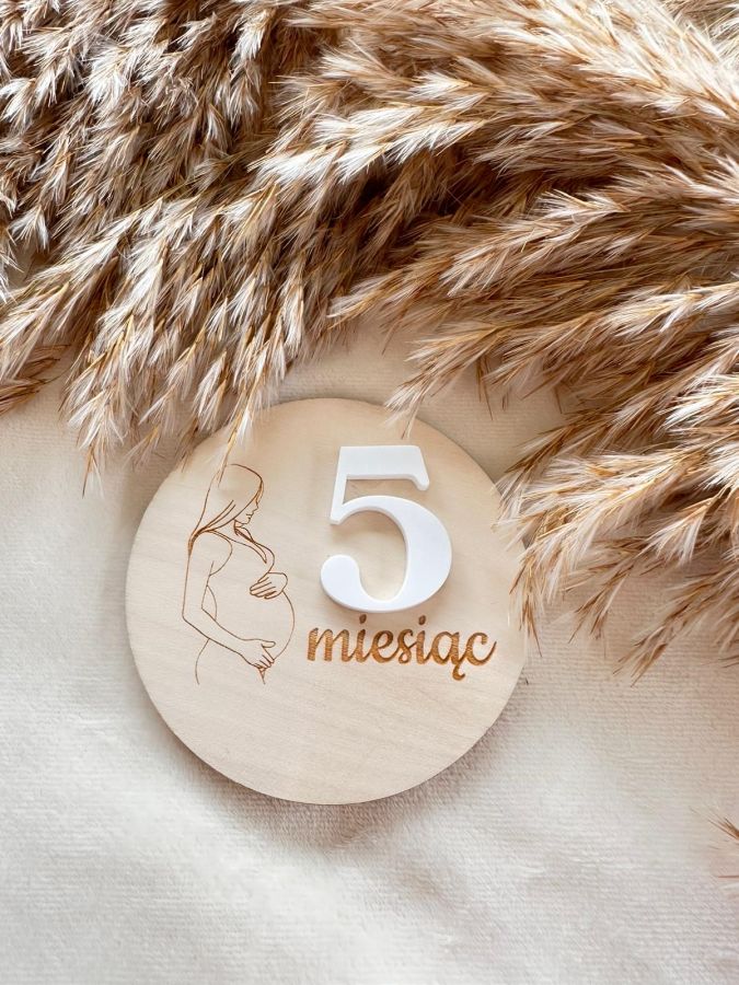 zumi-decor-drewniane-tabliczki-do-zdjec-z-miesiacami-ciazy-01