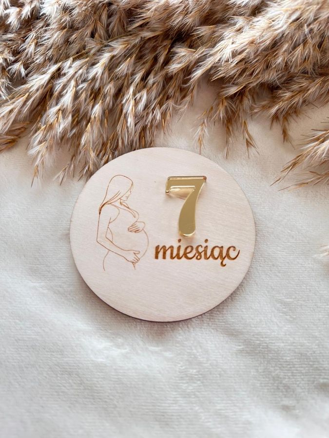 zumi-decor-drewniane-tabliczki-do-zdjec-z-miesiacami-ciazy-03