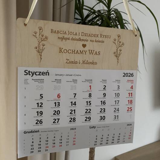 Personalizowany drewniany kalendarz 2026 na Dzień Babci i Dziadka