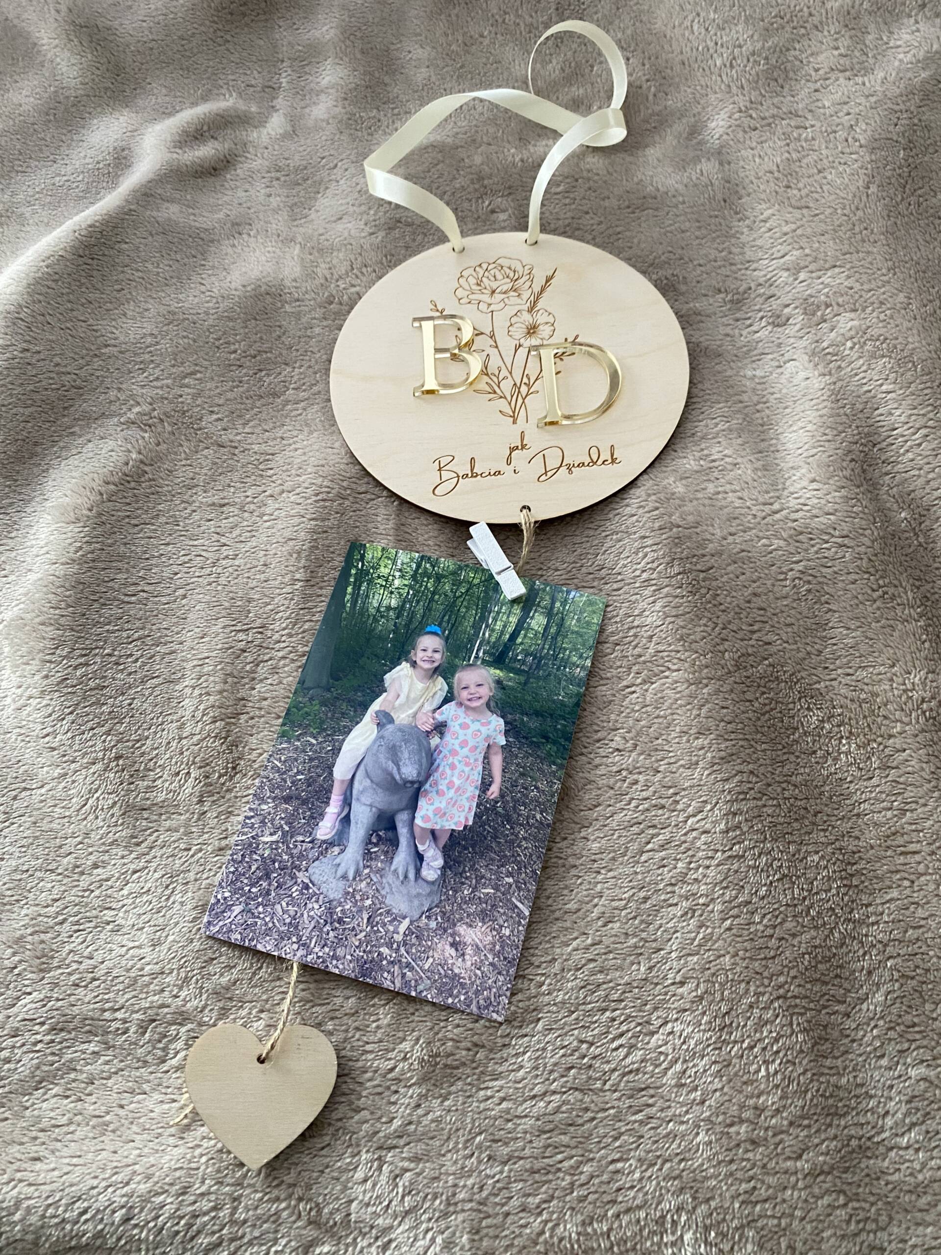 Tabliczki ze sznureczkiem do zdjęć – prezent dla Babci i Dziadka